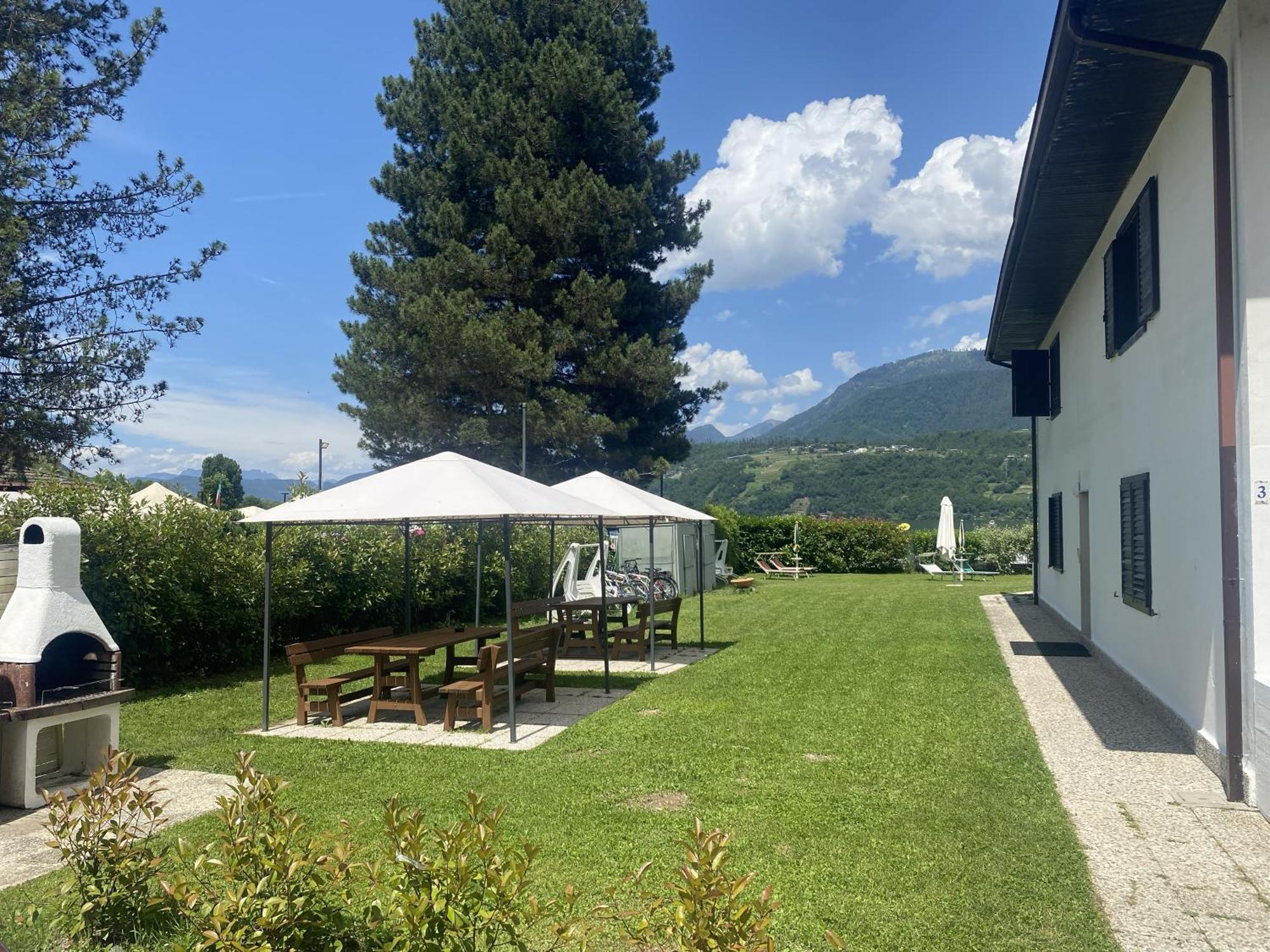 Fronte LagoResidencegarden, Moderno Appartamento Calceranica al Lago Esterno foto